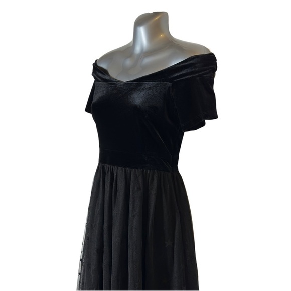Modcloth Retro Uplifting Aura Off Shoulder Black Velvet Midi Dress Size Medium - Picture 3 of 11